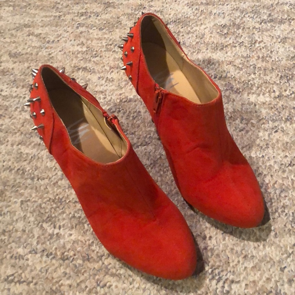 UN Sensored Shoes